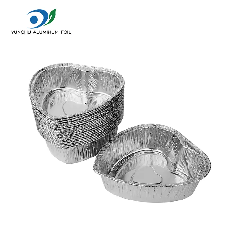 Торт у формі серця срібні контейнери з алюмінієвою фольгою